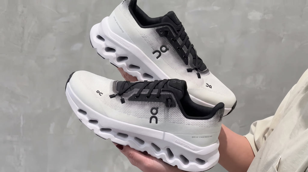 On Cloudmonster 2 – Baskets Running Blanc & Noir
