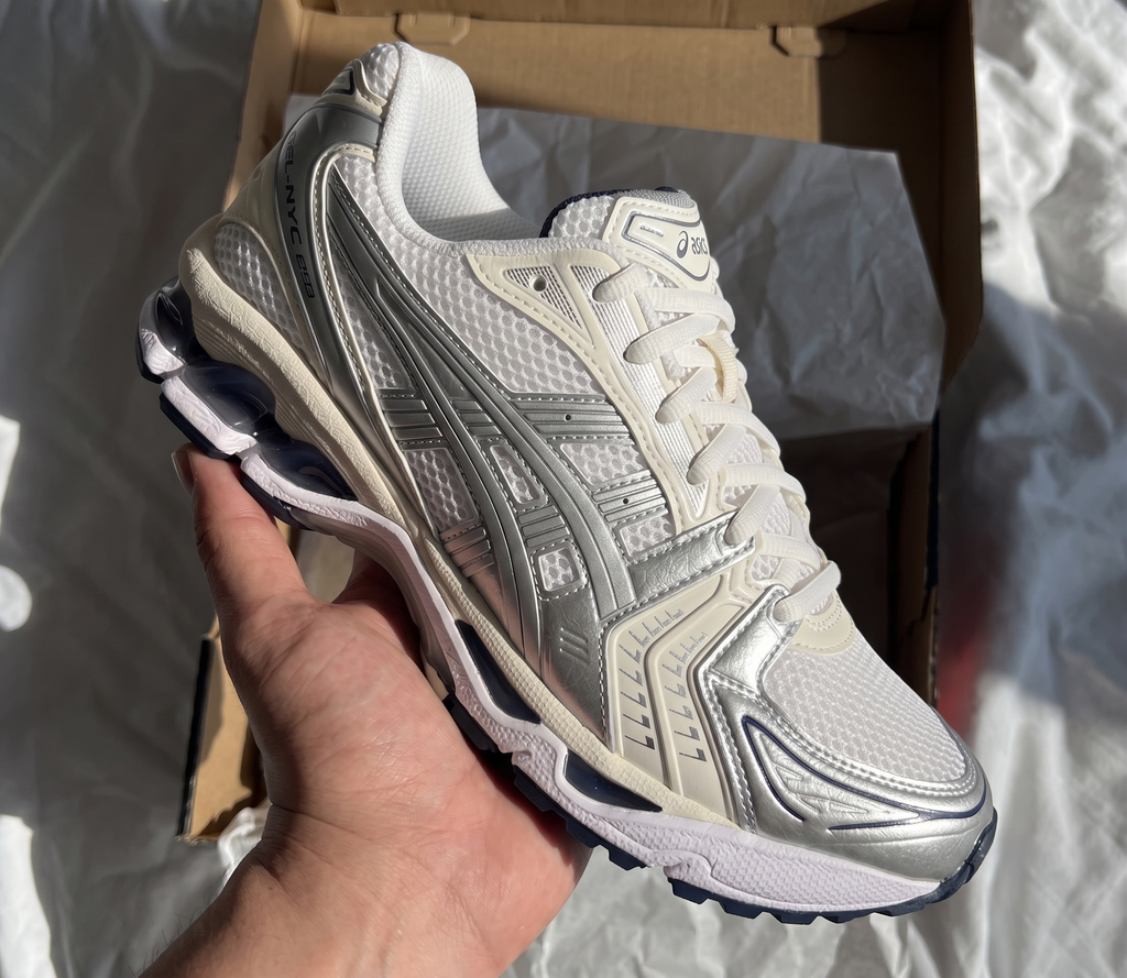 ASICS GEL-NYC Blanc et Argent Métallisé