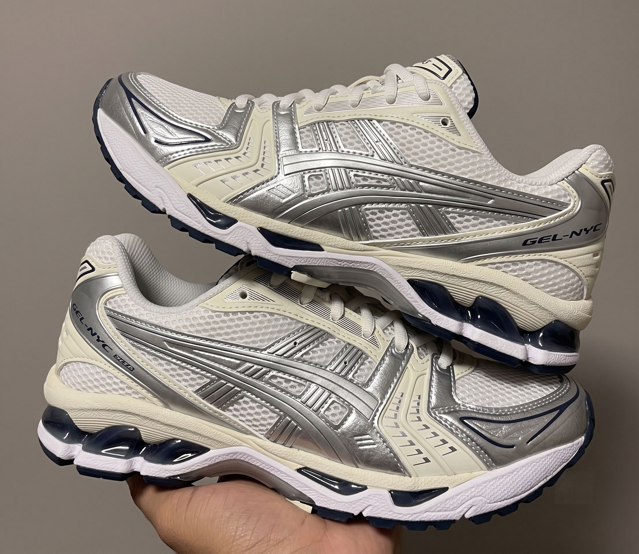 ASICS GEL-NYC Blanc et Argent Métallisé