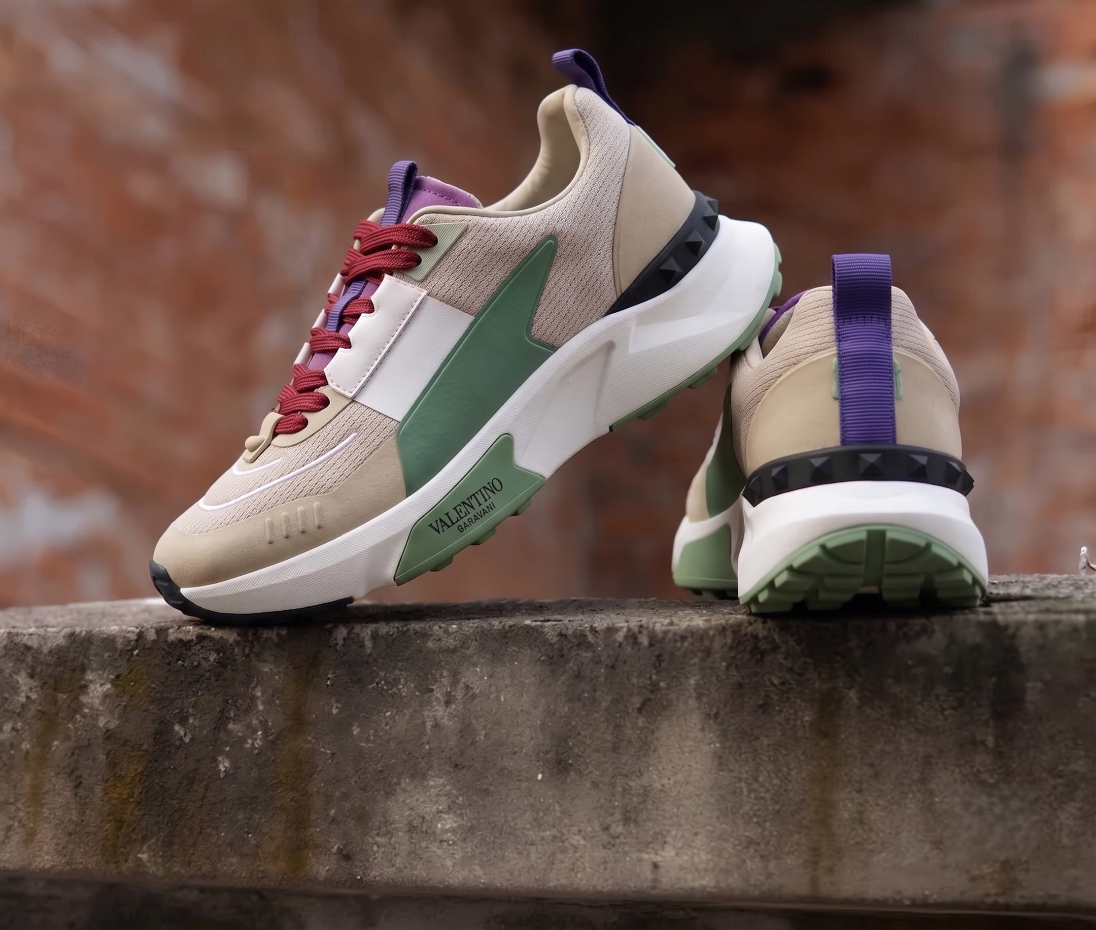 Valentino Garavani – Multicolores Beige, Vert et Bordeaux