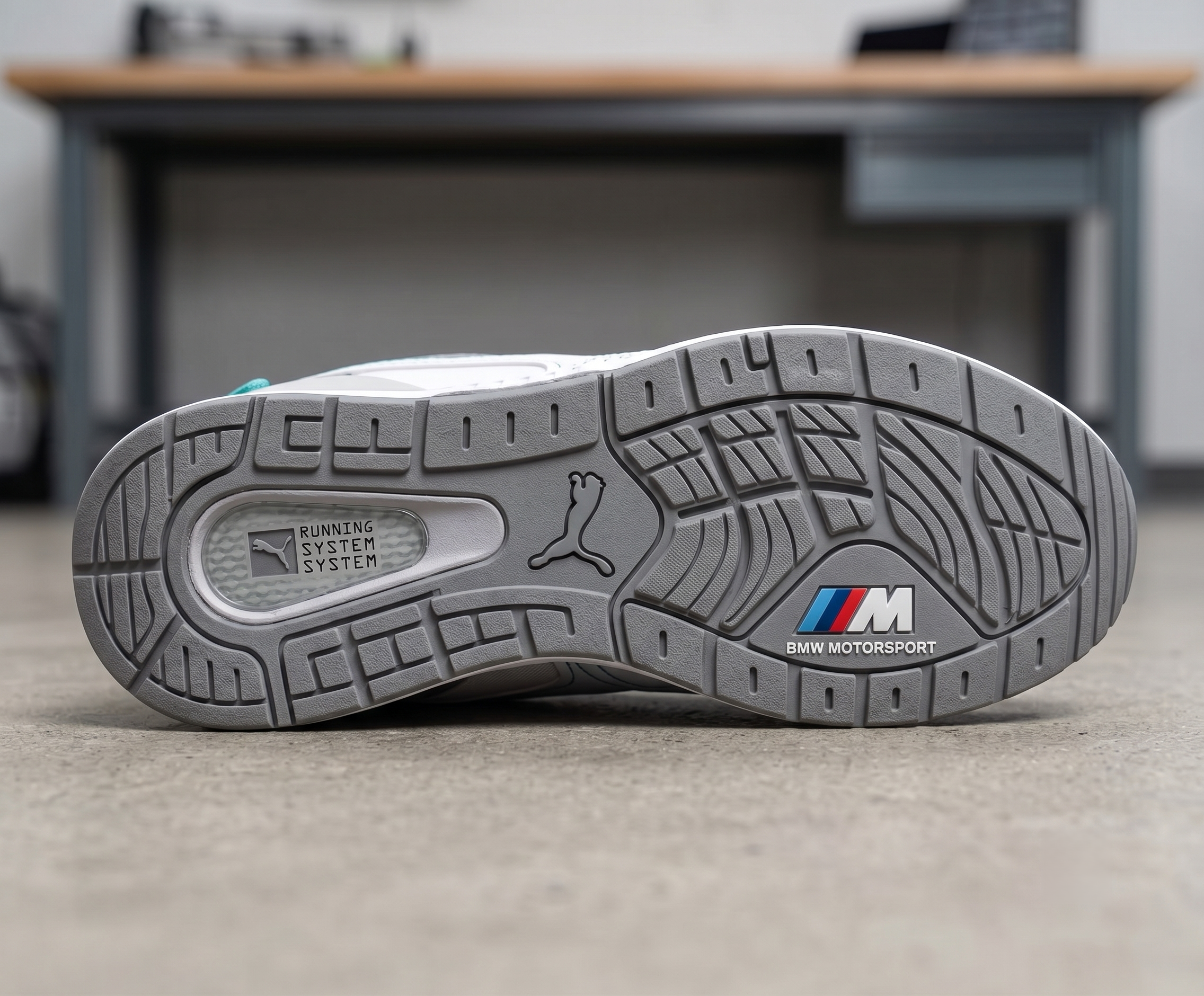Puma x BMW M Motorsport RS-X - Blanc/Gris avec Accent Turquoise