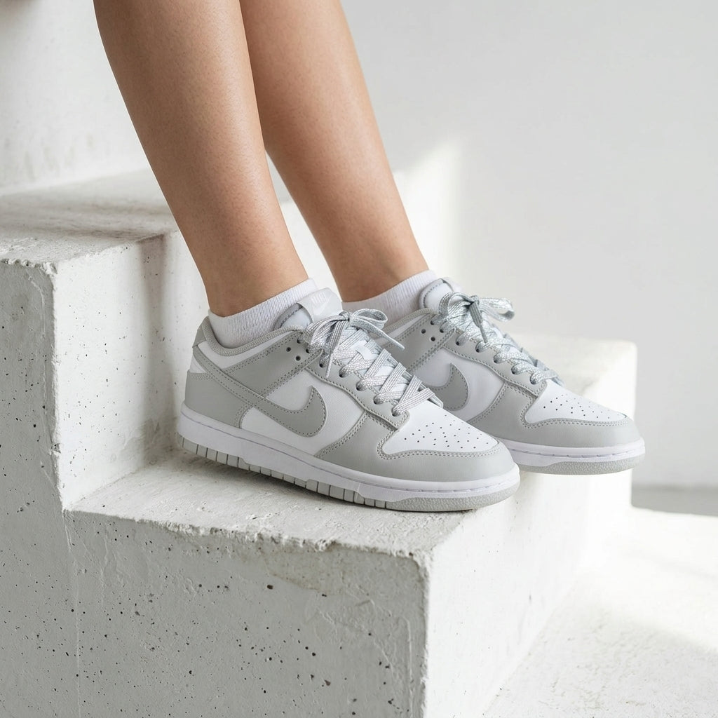 Nike Dunk Low - Gris/Blanc