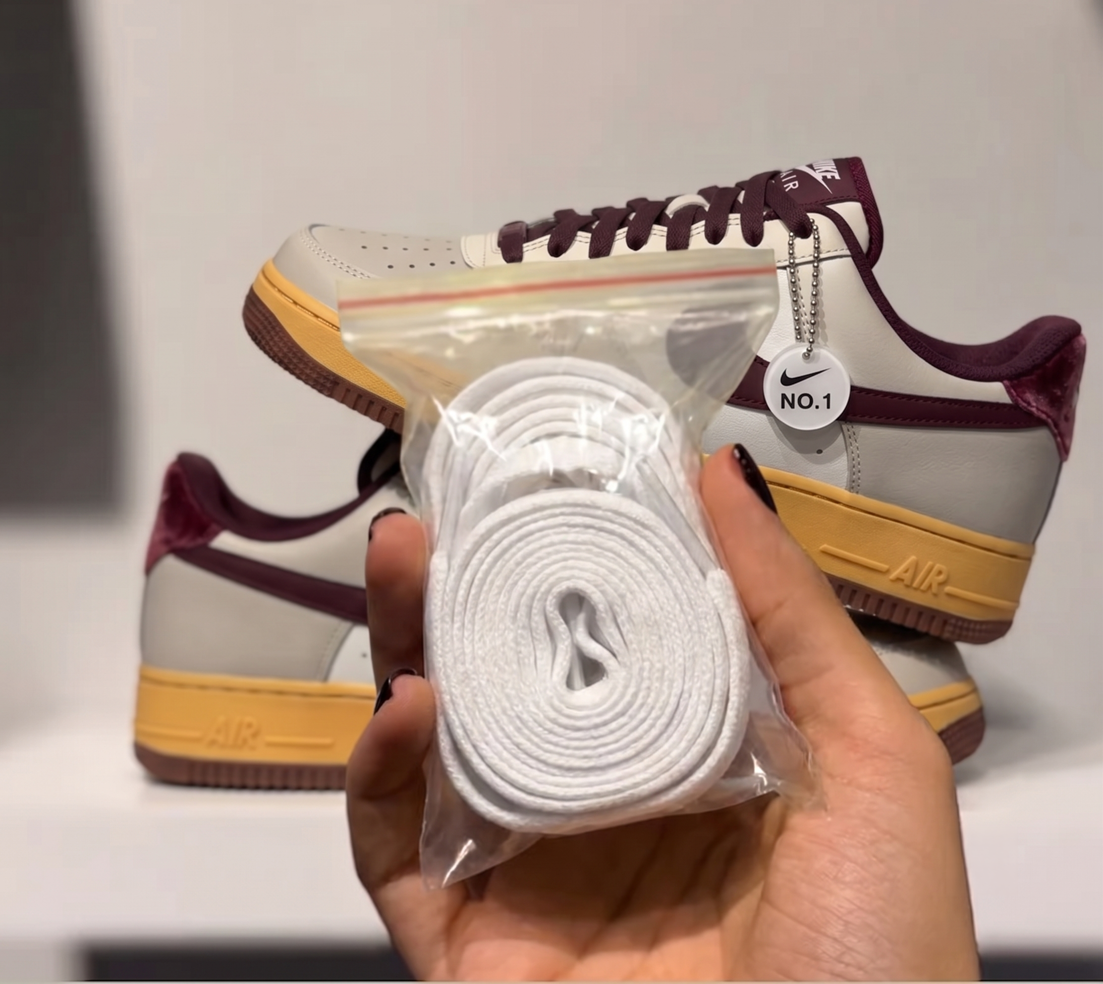 Air Force 1 Édition Spéciale - Contrast Bordeaux & Gum