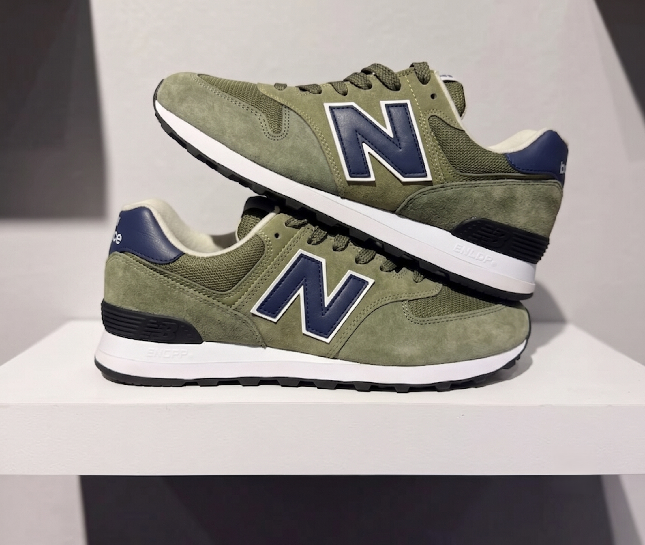New Balance 574 Vert Olive – Confort & Style au Quotidien