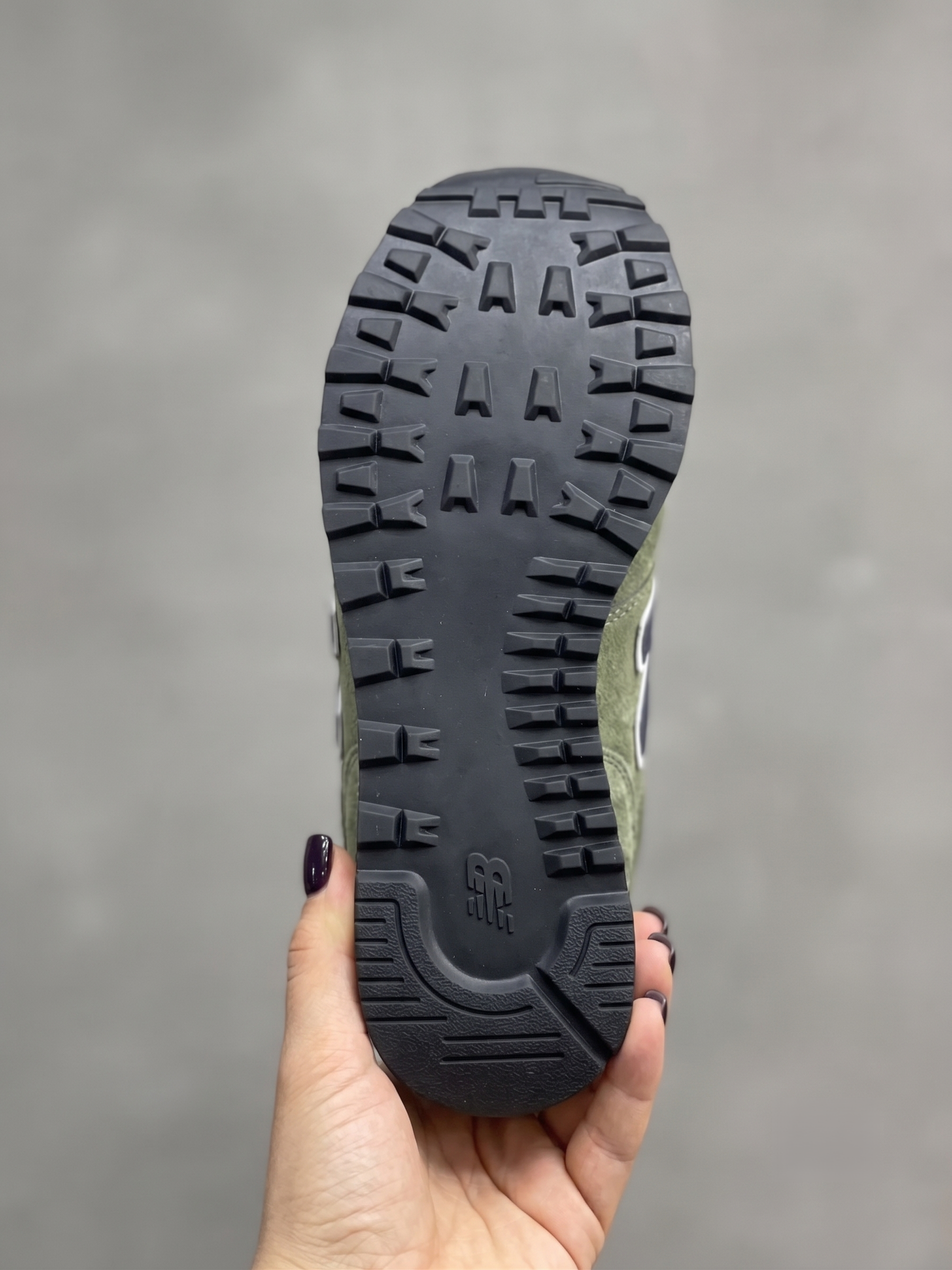 New Balance 574 Vert Olive – Confort & Style au Quotidien